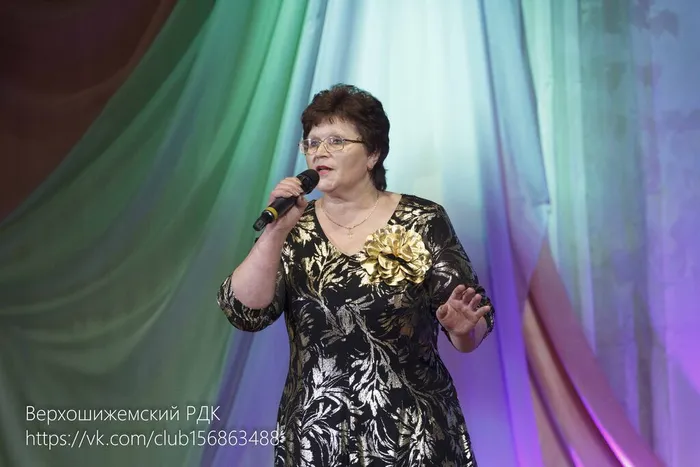 Елена Опарина